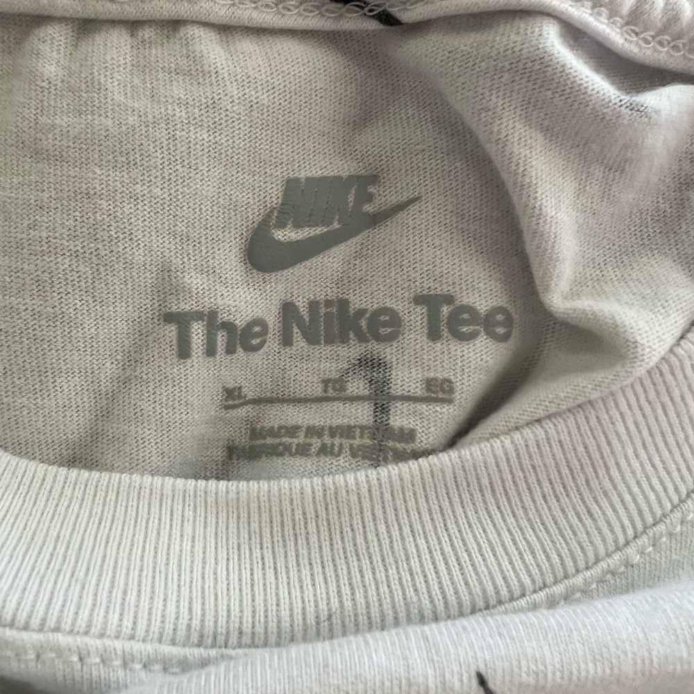 Nike White Short Sleeve Tee with Mini Print - Picture 5 of 6